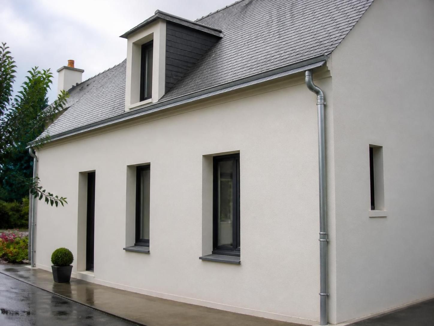 Budget pour l’évacuation des eaux : tarifs et installation des gouttières en zinc 2 découvrez comment établir un budget pour l’évacuation des eaux avec un focus sur les tarifs et l’installation des gouttières en zinc, afin d’optimiser votre projet de rénovation ou construction.