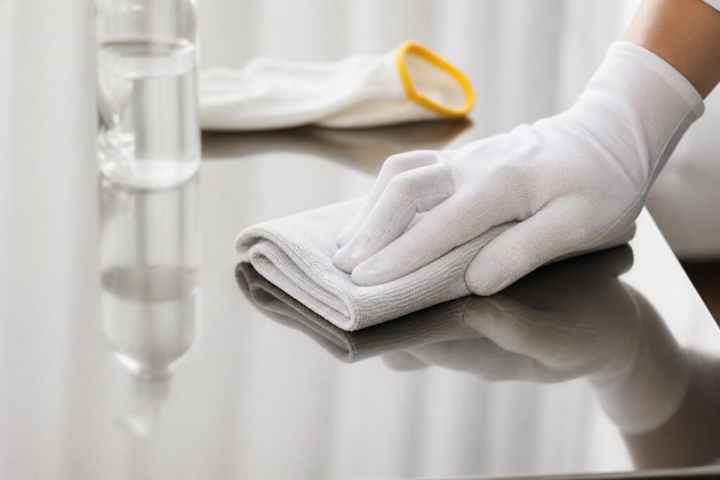 découvrez notre méthode infaillible pour nettoyer l’inox taché efficacement tout en évitant les rayures, pour un inox brillant et impeccable.